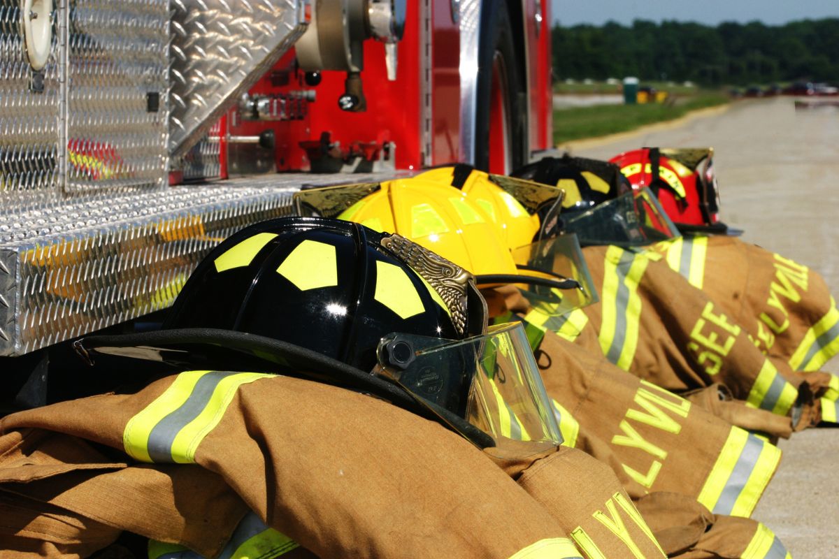 10 Ways To Maintain Clean Turnout Gear Redline Gear Cleaning